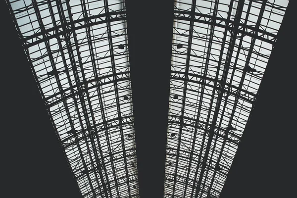 Αφηρημένο Σκοτεινό Εξωτερικό Τεχνολογία Σιδηρόδρομο Σταθμός Στέγη Έννοια — Φωτογραφία Αρχείου