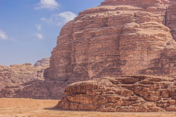 Paisaje Pintoresco Paisaje Con Escarpadas Rocas Alta Montaña Desnuda Desierto — Foto de Stock