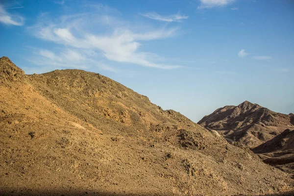 ドライマウンテン風光明媚砂漠の風景 — ストック写真