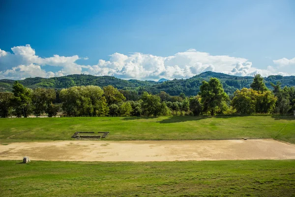 tarihin ilk stadyum dünyaca ünlü miras turistik site Unesco nesne Mora yarımadası ülke ülke Yunanistan park açık çevre   