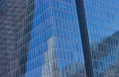 gökdelen cam dış mimari cephe modern şehir kentsel arka plan fotoğrafçılığı ile karşı binadan yüzeye yansıması 