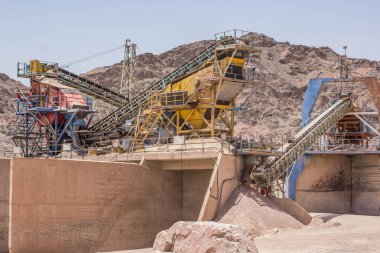 terk kazma fabrika makineleri ve küresel ısınma ve kirlilik ağır ekipman nedeni 