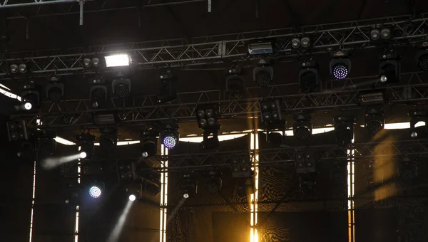 Hudba Stage Spot Světlo Osvětlení Dramatické Osvětlení Oranžové Barvě Večer — Stock fotografie