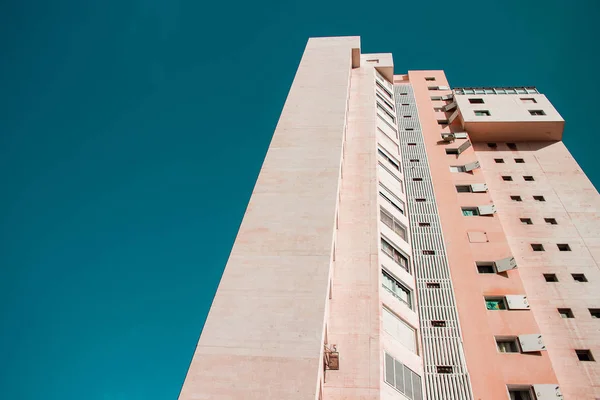 Calcestruzzo Comune Edificio Vivente Scorcio Dal Basso Sfondo Vuoto Cielo — Foto Stock