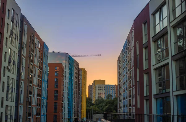 Città Moderna Vivere Appartamenti Architettura Edifici Esterno Facciata Buio Illuminazione — Foto Stock
