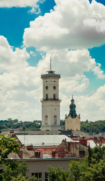 Историческая Европа Город Ориентир Точки Зрения Ратушу Башни Средневековой Архитектуры — стоковое фото
