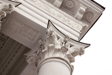 Eski mermer sütun beyaz bina antik kültür tapınağı kapalı görüntü izole çerçeve çalışma püf beyaz arka plan uzayı