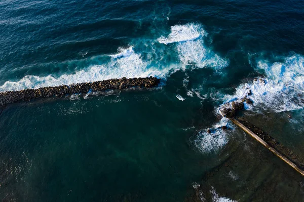 Olas Que Estrellan Contra Pared Del Mar Puerto Veneciano Antiguo — Foto de Stock