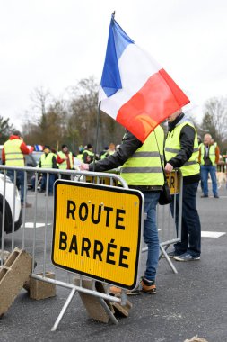 Fontainebleau, Fransa - Sarı yelek sokakta gösteri