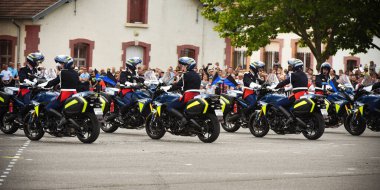 Jandarma motosiklet geçidi gösterisi