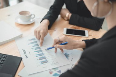 Finansal raporla birlikte takım çalışması başarılı işletmeler için karar verir. Planlar ve strateji yatırım raporu kavramı oluşturmak.