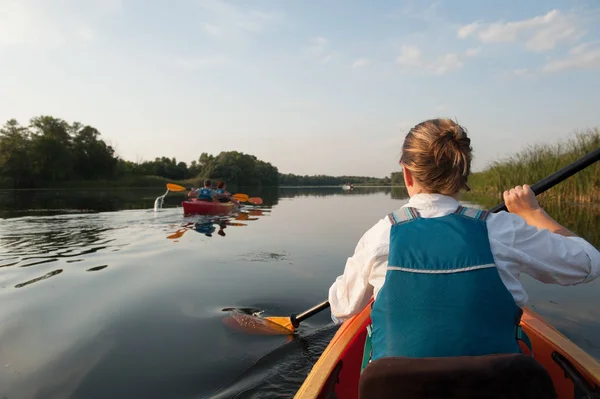 River Kajak Lány — Stock Fotó