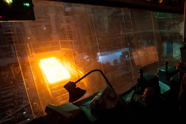 Stahlarbeiter Der Steuerkabine Des Walzwerks — Stockfoto