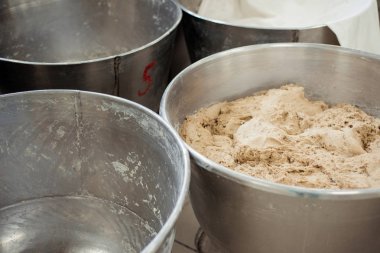 Bir fırında hamur ekmek yapma