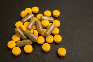 İlaç, vitamin, ilaç hapları.