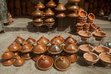 Yemek pişirmek için geleneksel Fas çömleği. Yüksek kalite fotoğraf