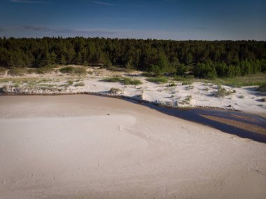 denize akan nehri üzerinde üstten görünüm
