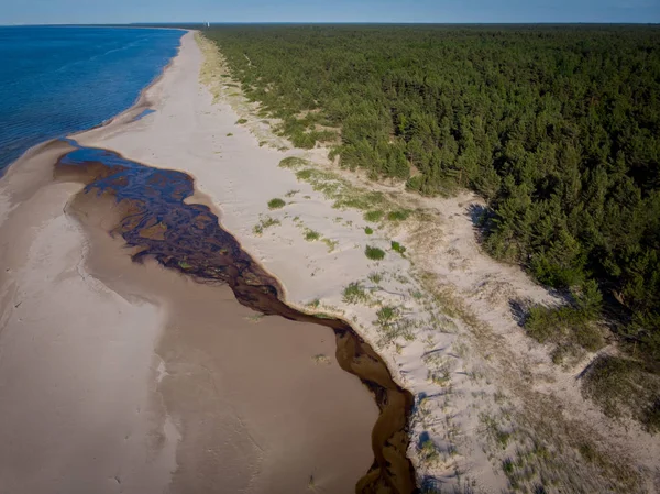 denize akan nehri üzerinde üstten görünüm
