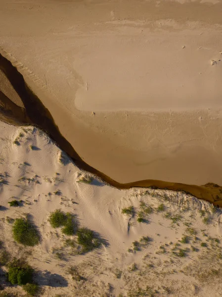 denize akan nehri üzerinde üstten görünüm