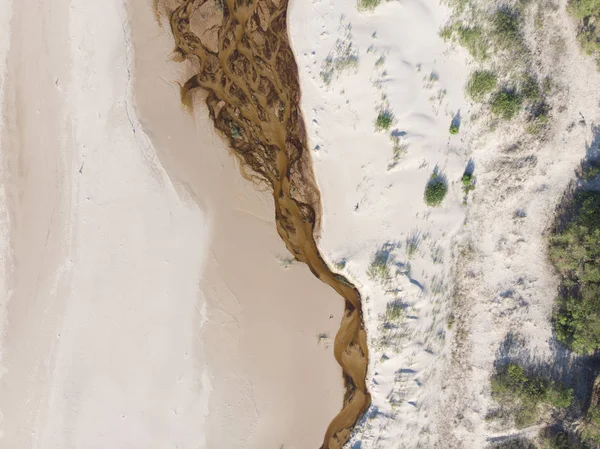 denize akan nehri üzerinde üstten görünüm