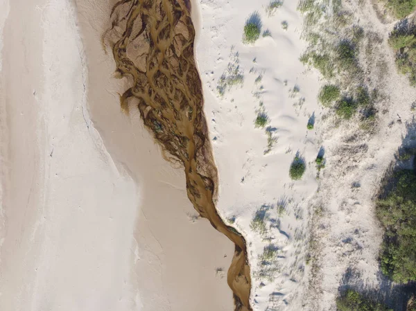 denize akan nehri üzerinde üstten görünüm