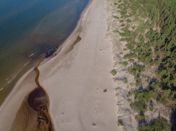 denize akan nehri üzerinde üstten görünüm