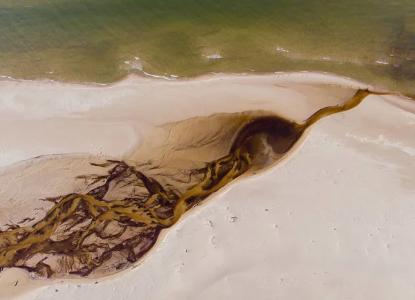 denize akan nehri üzerinde üstten görünüm