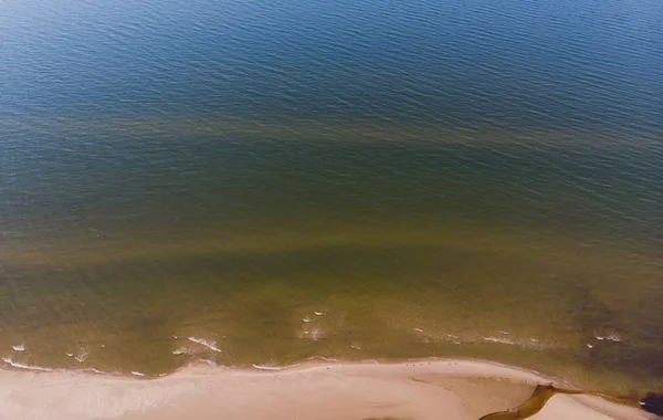 deniz ve kum coastlake için üstten görünüm