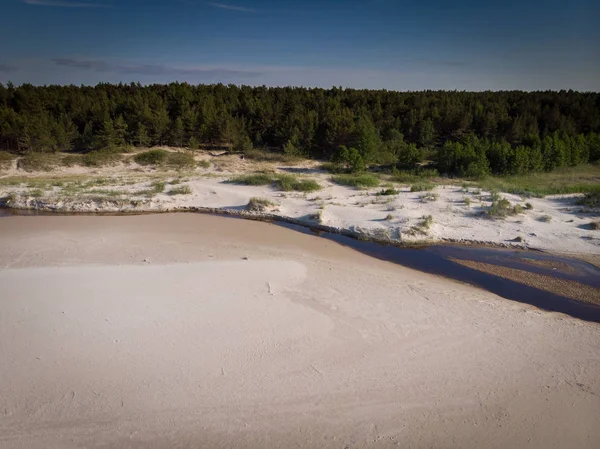 denize akan nehri üzerinde üstten görünüm