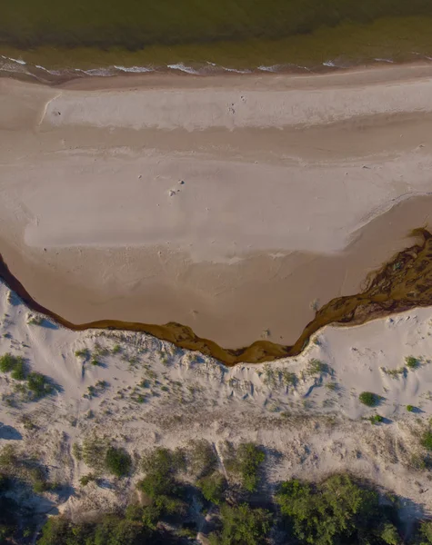denize akan nehri üzerinde üstten görünüm