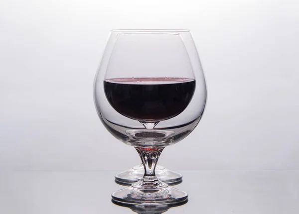 Isoler Deux Verres Boire Avec Vin Rouge Après Autre Sur — Photo