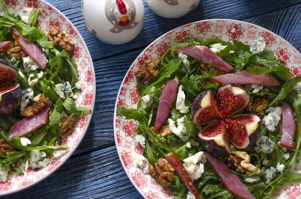 Salade Aux Figues Roquette Fromage Bleu Noix Viande — Photo