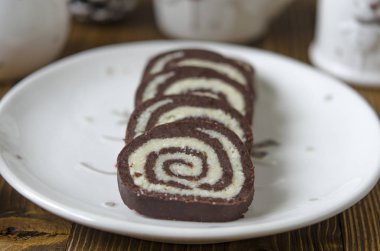 Çikolata Hindistan cevizi rulo kurabiye ve Hindistan cevizi cips pişirme olmadan  