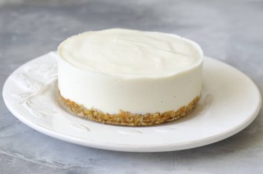 Kuru kayısı ve n ile elma ve krem peynir ile Cheesecake