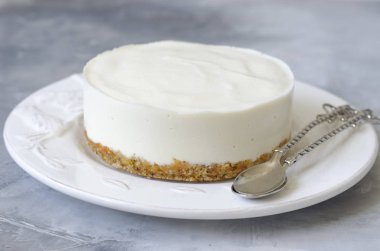 Kuru kayısı ve n ile elma ve krem peynir ile Cheesecake