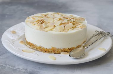 Kuru kayısı ve n ile elma ve krem peynir ile Cheesecake