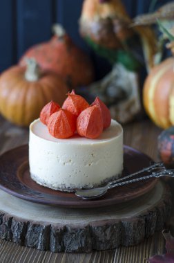 Fezalis ve Çikolata Soslu Fırında Kabak Cheesecake  