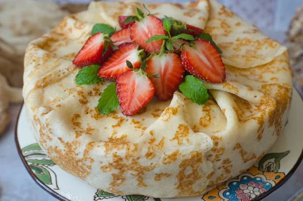 Gâteau Aux Crêpes Fromage Crème Aux Fraises — Photo