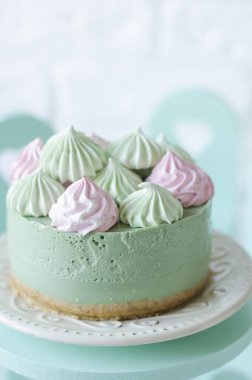 Masada kibrit çayla pişirmeden peynirli kek.     