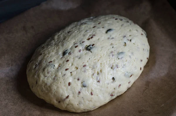 Milchbrot Auf Der Hefe Hause Roter Form Auf Dem Brett — Stockfoto