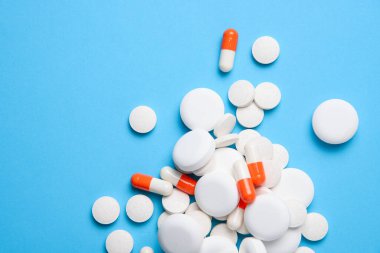 Çeşitli antibiyotikler, haplar, ilaçlar farmakoloji.