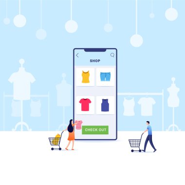 Erkekler ve kadınlar dijital marketten kıyafet alıyorlar.