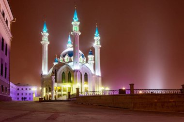 Kazan, Tataristan Cumhuriyeti, Rusya Gece Kul Şerif Camii manzarası.
