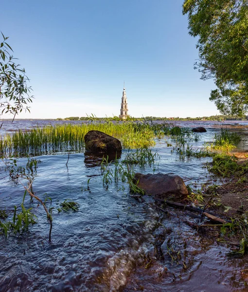 Uglich Reservoir Kalyazin Stad Rotsachtige Kust — Stockfoto