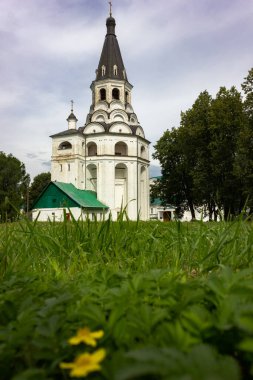 Trinity Katedrali (İngilizce: Trinity Cathedral of the Life-Verving Trinity, Holy Trinity Cathedral, 17. yüzyılın sonuna kadar - Pokrovsky Katedrali) Ortodoks kilisesidir. Alexandrov, Rusya.