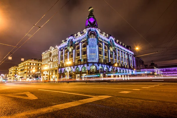 Sint Petersburg Rusland Singer Kantoorgebouw Nachts Petersburg Architectuur Steden Van Rechtenvrije Stockfoto's