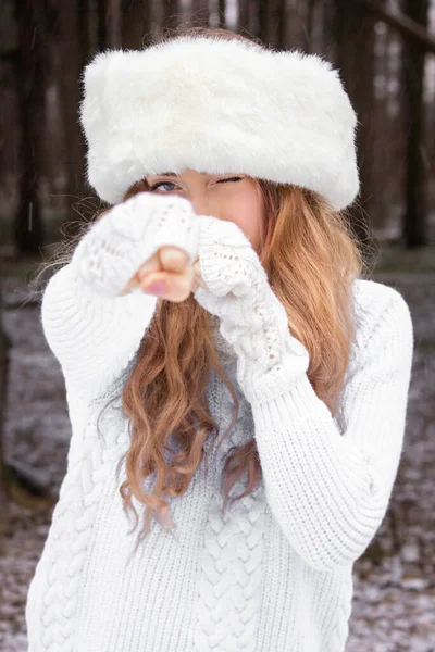 Beautiful Girl White Fur Hat Forest Fabulous Photo Russian Role — Stock Photo, Image