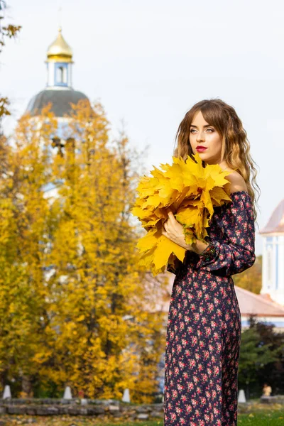 Hermosa Chica Con Hojas Otoño Octubre Fotos Otoño —  Fotos de Stock