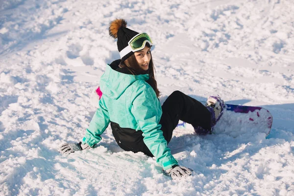 Ocio Concepto Deportivo Snowboarder Mujer Sentado Nieve — Foto de Stock