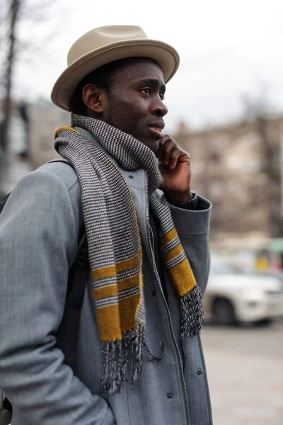 Happy African American Man Talks His Friend Smartphone Walking City — Stock Photo, Image
